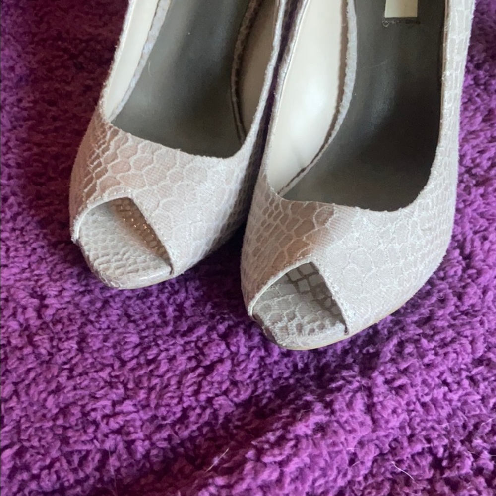 Heels - Picture 3 of 5